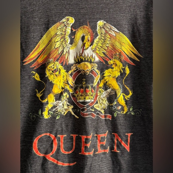 QUEEN Heathered Gray Short Sleeve Unisex Graphic Tee TINY Flaw Sz M 18" PTP - Picture 2 of 5